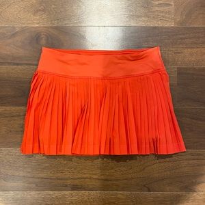 Lululemon red tennis skirt sz 4 pleated skort pleat to street II